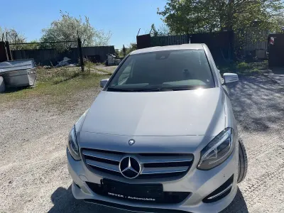 Gebraucht Mercedes B180 122 PS (89 kW) 2017 Silber Kleinwagen