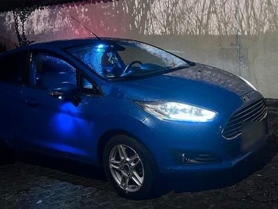 Usata Ford Fiesta 105 CV (77 kW) 2012 Blu Utilitaria
