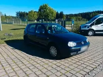 Używany VW Golf IV 80 KM (58 kW) 2001 Niebieski Sedan/Limuzyna