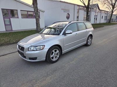 Gebraucht Volvo V50 Momentum 145 PS (106 kW) 2009 Silber Kombi