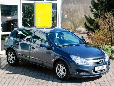 Używany Opel Astra Edition 116 KM (85 kW) 2009 Niebieski Sedan/Limuzyna