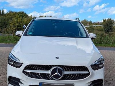 Mercedes B200