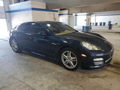 Porsche Panamera 4