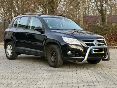 Gebraucht VW Tiguan Trendline 140 PS (102 kW) 2010 Schwarz SUV