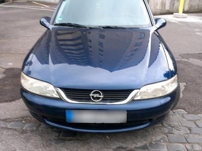 Begagnad Opel Vectra 115 HK (84 kW) 1999 Blå Sedan