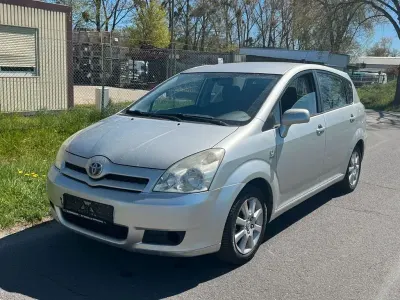Gebraucht Toyota Corolla Verso 129 PS (94 kW) 2005 Silber Van / Kleinbus