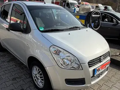 Gebraucht Suzuki Splash Basic 68 PS (50 kW) 2011 Silber Kleinwagen
