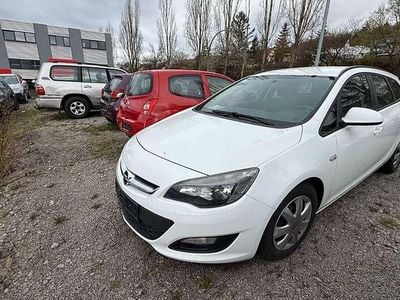 Gebraucht Opel Astra 116 PS (85 kW) 2012 Schneeweiss/olympic/summit whi Kombi
