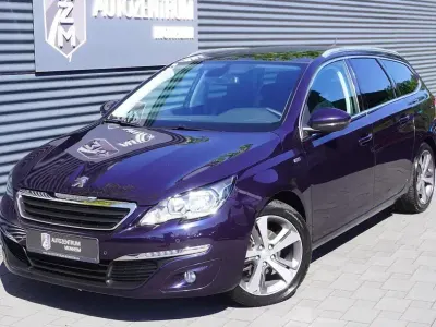Gebraucht Peugeot 308 Style 131 PS (96 kW) 2015 Blau Limousine