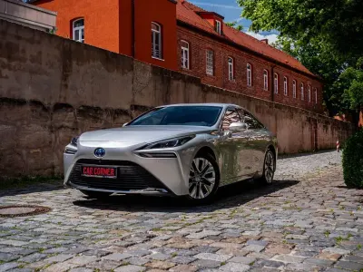 Gebraucht Toyota Mirai Advance 182 PS (133 kW) 2022 Silber Limousine