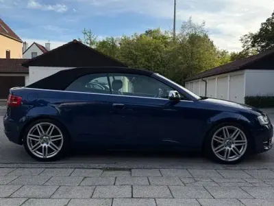 Gebraucht Audi A3 Cabriolet Attraction 160 PS (117 kW) 2013 Blau Cabrio