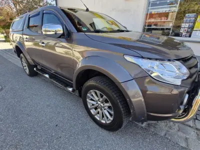Begagnad Mitsubishi L200 181 HK (133 kW) 2017 Brun Pickup