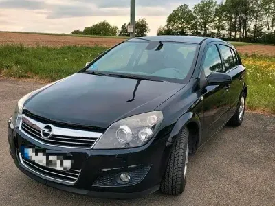Gebraucht Opel Astra 90 PS (66 kW) 2009 Schwarz Kleinwagen
