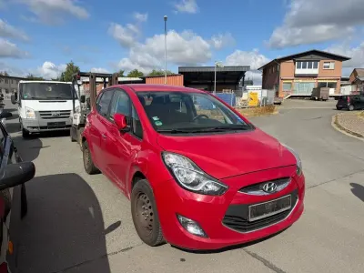 Gebraucht Hyundai ix20 Edition 90 PS (66 kW) 2014 Rot Kleinwagen
