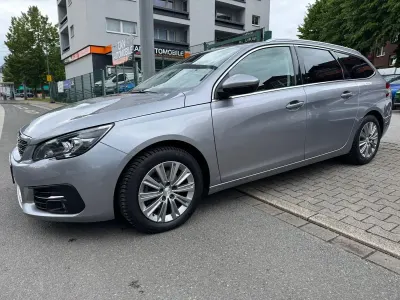 Gebraucht Peugeot 308 SW Allure 131 PS (96 kW) 2020 Grau Kombi