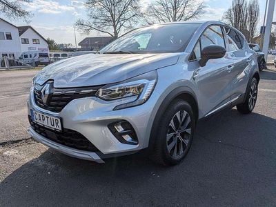 Begagnad Renault Captur Techno 140 HK (102 kW) 2023 Grå SUV
