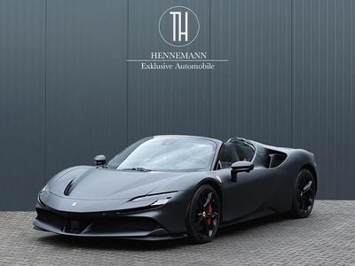 Gebraucht Ferrari SF90 999 PS (734 kW) 2024 Grau Cabrio