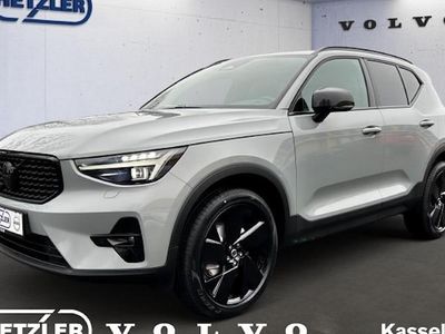 Neu Volvo XC40 Plus 163 PS (119 kW) 2026 Grau SUV
