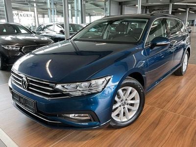 Gebraucht VW Passat Business 150 PS (110 kW) 2022 Aquamarinblau metallic Kombi