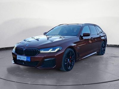 Gebraucht BMW 530e M Sport 184 PS (135 kW) 2022 Rot Kombi