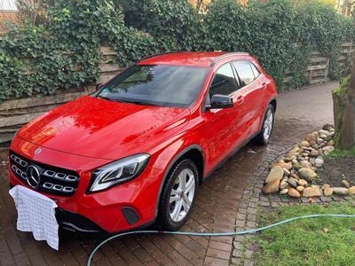 Usata Mercedes GLA220 Night 170 CV (125 kW) 2017 Rosso SUV