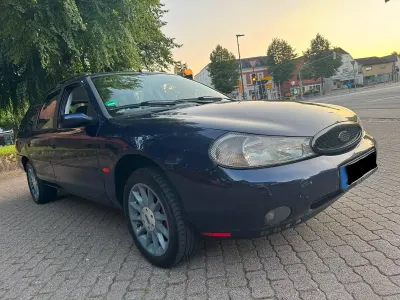 Gebraucht Ford Mondeo 81 PS (59 kW) 2000 Blau Kombi