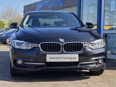 Gebraucht BMW 318 Sport Line 136 PS (100 kW) 2016 Black sapphire metallic Limousine