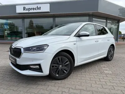 Gebraucht Skoda Fabia Drive 95 PS (69 kW) 2024 Weiß Kleinwagen