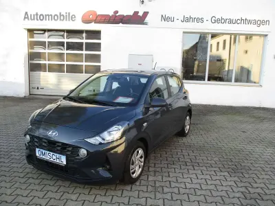 Gebraucht Hyundai i10 Select 67 PS (49 kW) 2022 Grau Kleinwagen