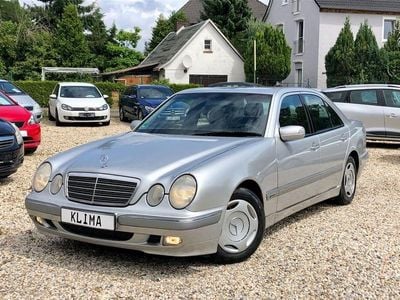 Mercedes E200
