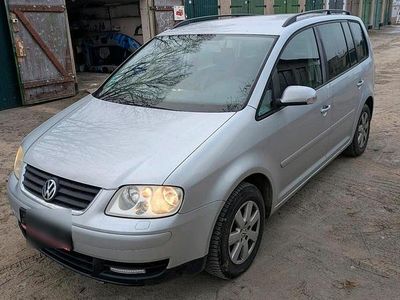 Grau Gebraucht 2007 VW Touran Van / Kleinbus | 1.999 € (Guter Preis)