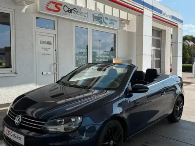 Gebraucht VW Eos Basis 160 PS (117 kW) 2013 Blau Cabrio