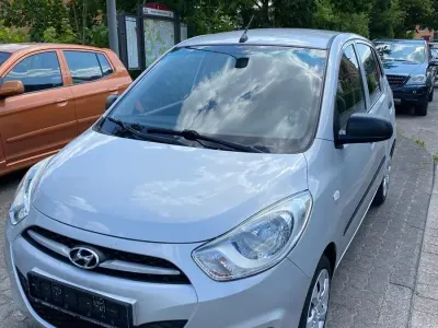 Gebraucht Hyundai i10 Edition 69 PS (50 kW) 2013 Silber Kleinwagen