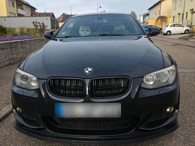 Gebraucht BMW 320 184 PS (135 kW) 2010 Schwarz Coupé