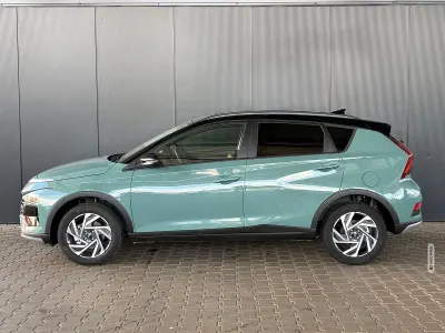 Neu Hyundai Bayon Comfort 79 PS (58 kW) 2025 Grün metallic SUV