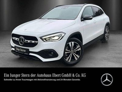 Weiß Gebraucht 2022 Mercedes GLA250 Night SUV | 34.880 € (Etwas zu teuer)