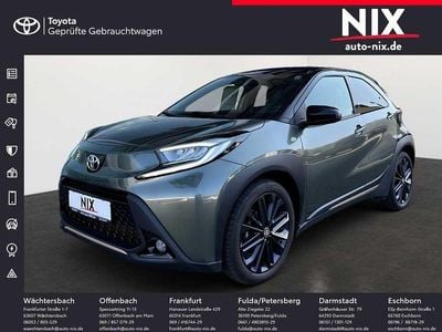 Gebraucht Toyota Aygo X x-style 72 PS (52 kW) 2022 Cardamon green metallic/ night sky black SUV