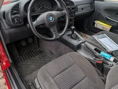 Gebraucht BMW 318 1992 Rot Limousine