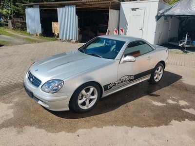 Gebraucht Mercedes SLK200 163 PS (119 kW) 2000 Silber Cabrio