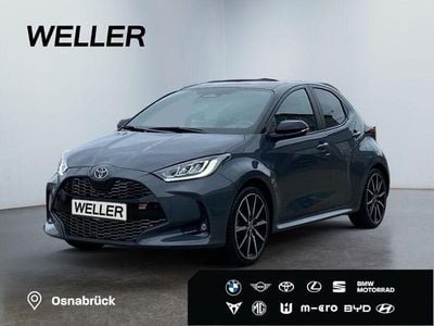 Neu Toyota Yaris Hybrid Sport 131 PS (96 kW) 2025 Grau Kleinwagen