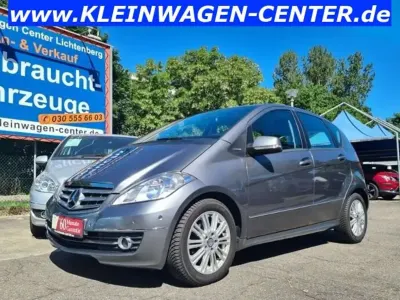 Gebraucht Mercedes A160 Elegance 82 PS (60 kW) 2011 Grau Van / Kleinbus