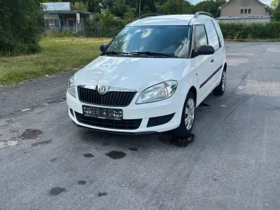 Gebraucht Skoda Roomster 75 PS (55 kW) 2011 Weiß Van / Kleinbus