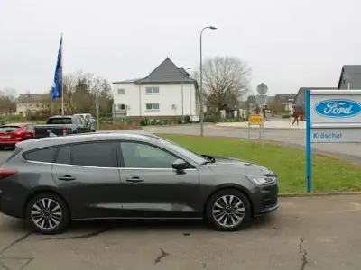Gebraucht Ford Focus Titanium X 116 PS (85 kW) 2023 Grau Limousine