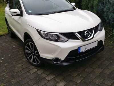 Gebraucht Nissan Qashqai Tekna 131 PS (96 kW) 2016 Weiß SUV