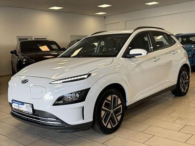 Gebraucht Hyundai Kona 100 kW (136 PS) 2023 Weiß SUV