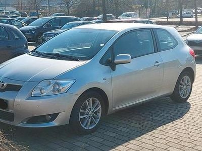 Gebraucht Toyota Auris Life 126 PS (92 kW) 2010 Silber Kleinwagen