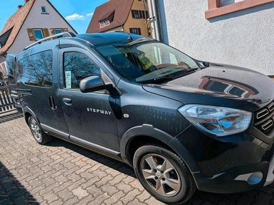 Gebraucht Dacia Dokker Stepway 131 PS (96 kW) 2021 Schwarz Van / Kleinbus