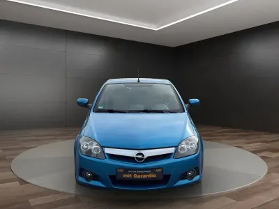 Używany Opel Tigra Sport 125 KM (91 kW) 2005 Niebieski Kabriolet