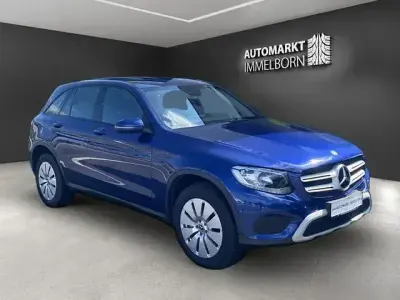 Używany Mercedes GLC350 320 KM (235 kW) 2018 Niebieski SUV