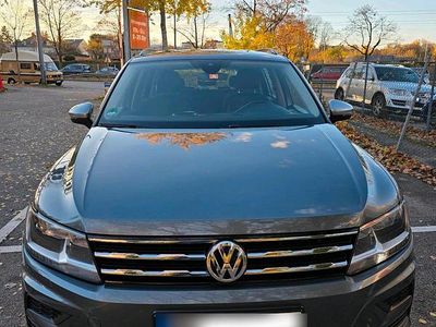 Gebraucht VW Tiguan Allspace Trendline 150 PS (110 kW) 2018 Grau SUV
